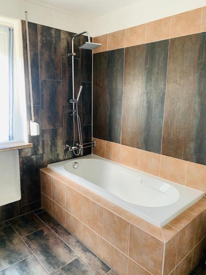 Charmante 3Zi-Ferienwohnung Im Landhausstil Kaufbeuren Eksteriør bilde