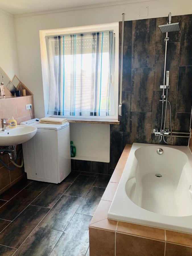 Charmante 3Zi-Ferienwohnung Im Landhausstil Kaufbeuren Eksteriør bilde